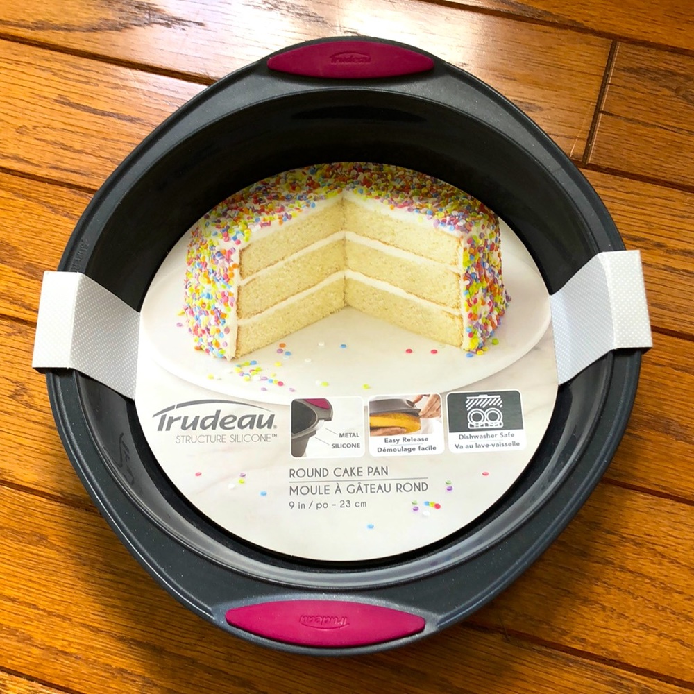 Trudeau Structure Silicone Cake Pan
